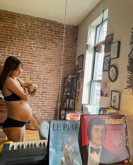 Alanah Mackie modelo desnudo galerías