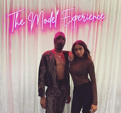 AlessiaSays modelo de arte imagen