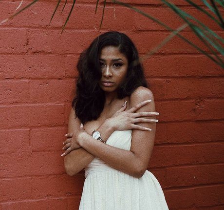 AlessiaSays modelo desnudos archivo