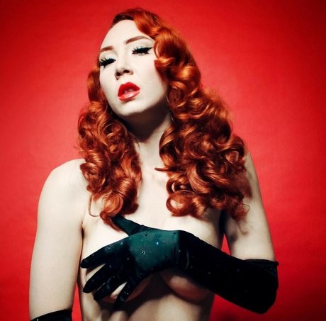 Juliette Electrique estrella caliente galería