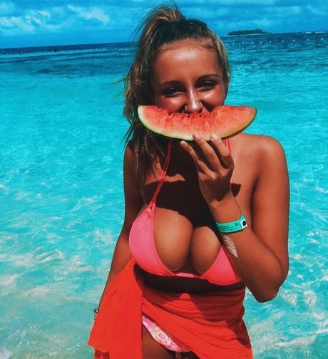 culo moreno onlyfans desnudo erótico imágenes