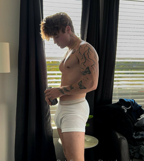 itscodyandrew estrella porno atractiva galería