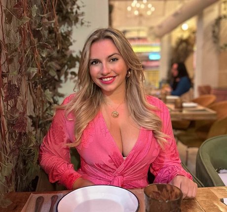 Sensi Lowe modelo sexual galería