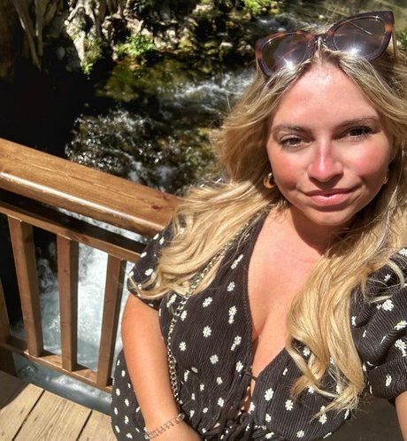 Sensi Lowe modelo bonita archivo