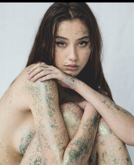 Ania Rybak modelo libre imágenes