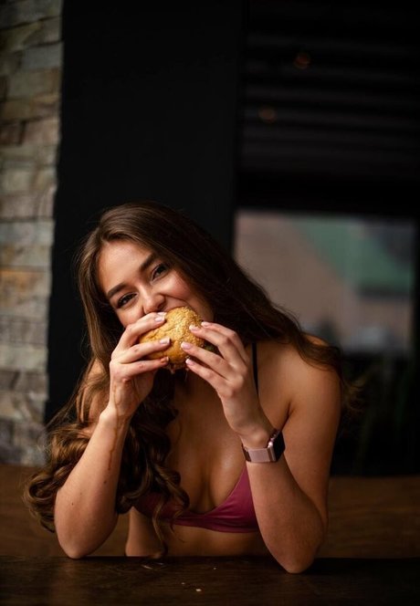 tasha fit2 bonita modelo foto