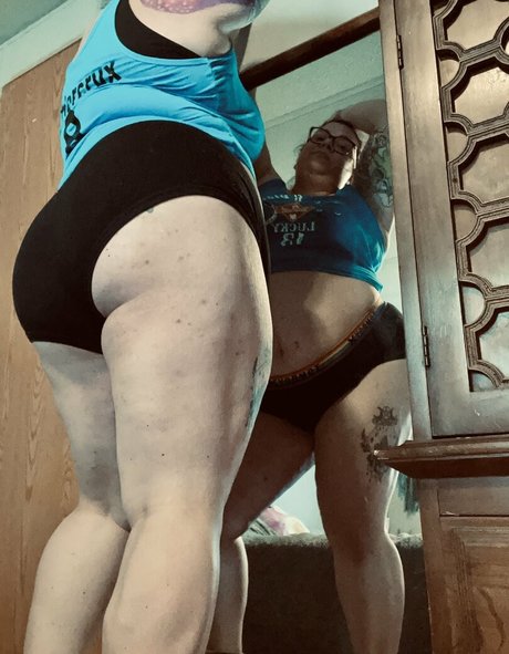 hela stoned bbw modelo atractivo galerías