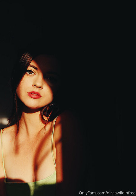 oliviawildinfree estrella del arte galerías