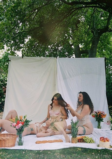 oliviawildinfree modelo desnuda archivo