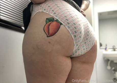 fatjuicypeach estrella desnuda imágenes