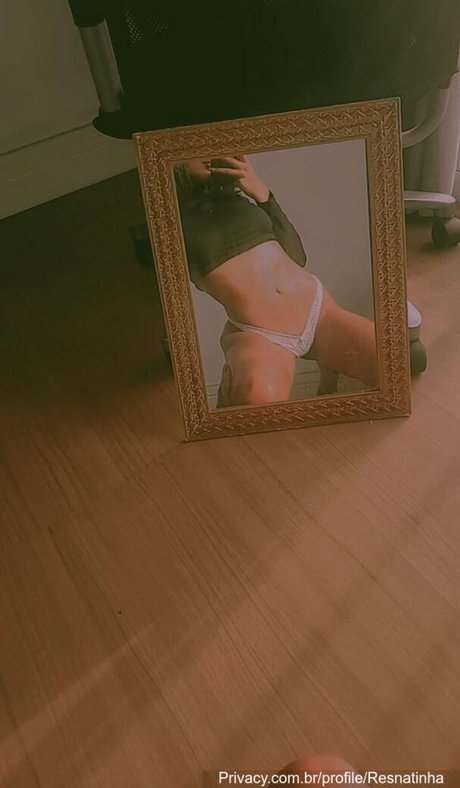 Resnatinha modelo desnudos galerías