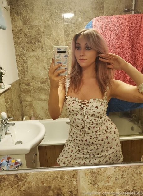 bigblueeyes666 actriz adulta foto