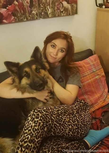 bigblueeyes666 estrella atractiva archivo