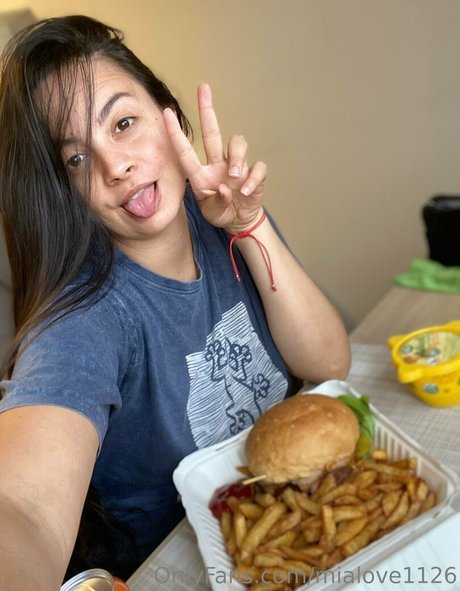 mialove1126 modelo de alta definición imagen