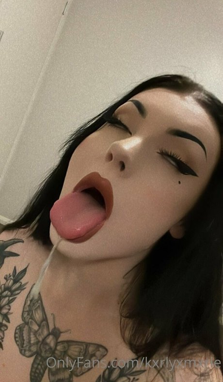 Kxrlymxrie estrella porno foto