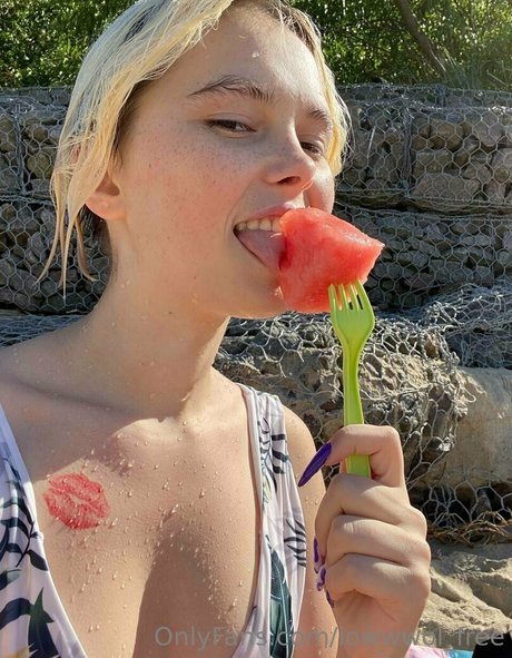 lowwwol free modelo xxx galería