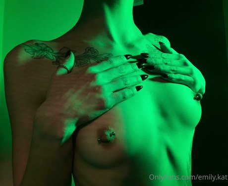 emily kat modelo adulto archivo