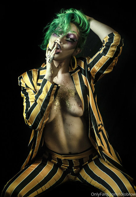 lolobrow estrella porno de arte galerías