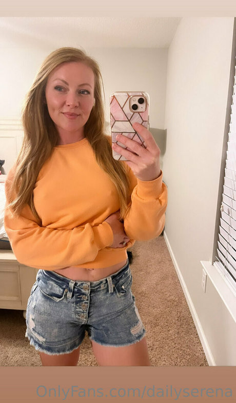 Dailyserena hermosa modelo archivo