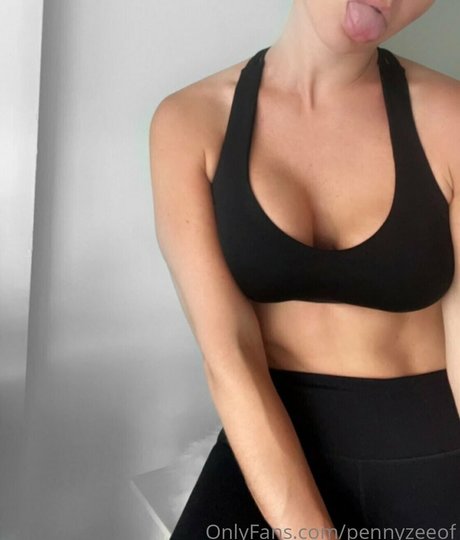pennyzeeof modelo sexual imagen