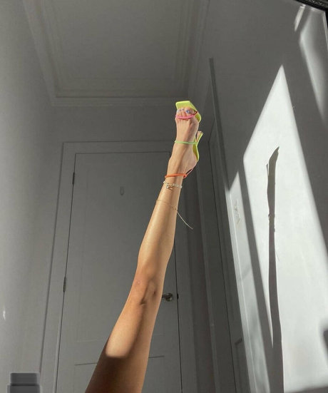 sashashhh modelo erótico imágenes