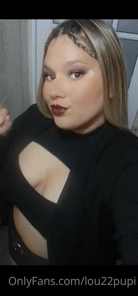lou22pupi modelo erótico foto