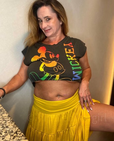 hippiebikergirlfree bonita estrella porno imagen