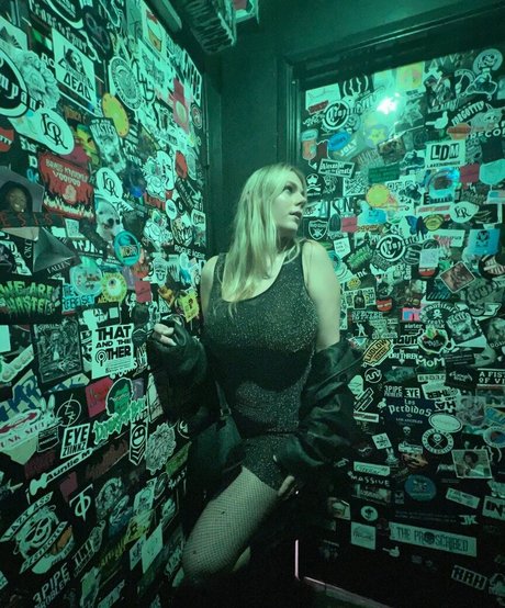 Emily V buena estrella porno imágenes