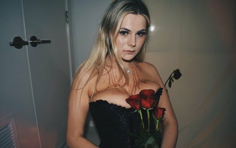 Emily V modelo superior galerías