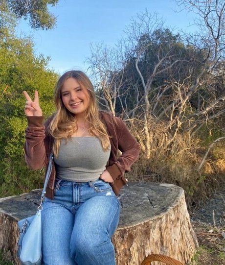 Haley E desnudos de estrellas porno foto