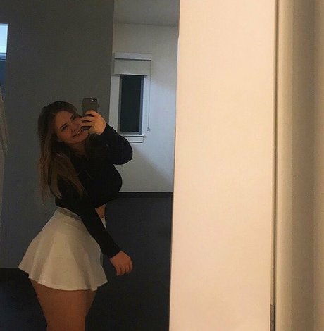 Haley E estrella bonita foto