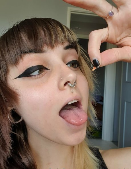 vi0let night modelo galerías