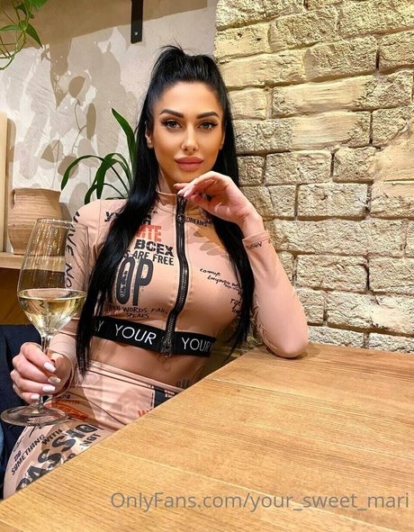 Mari Sweet estrella adulta galería