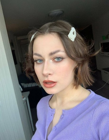 crybaby16 modelo bonita imágenes