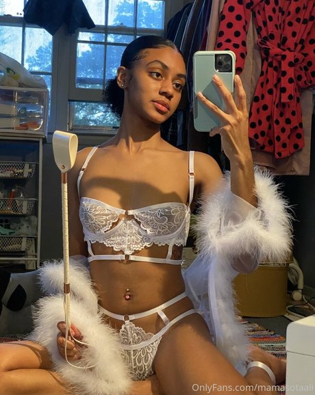 Maria S Moon actriz desnuda foto