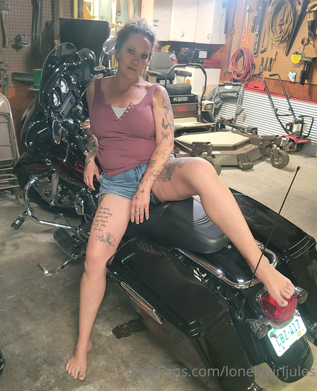 Lonelygirljules estrella porno hermosa foto