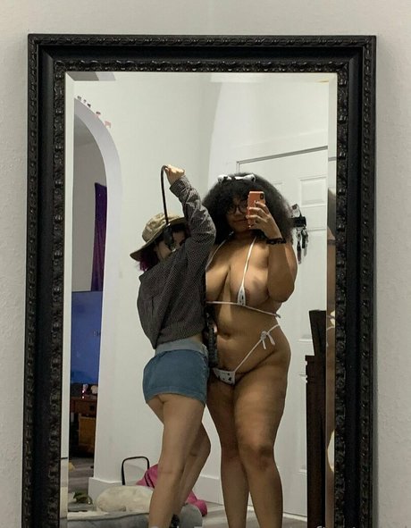 softestmimi estrella porno atractiva imágenes