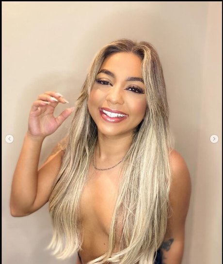 Brenna Azevedo buena estrella porno galerías