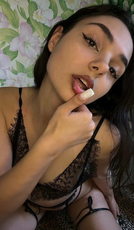 jaynique actriz desnuda foto