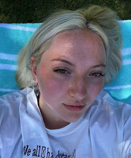 Shona Colson estrella adulta imagen