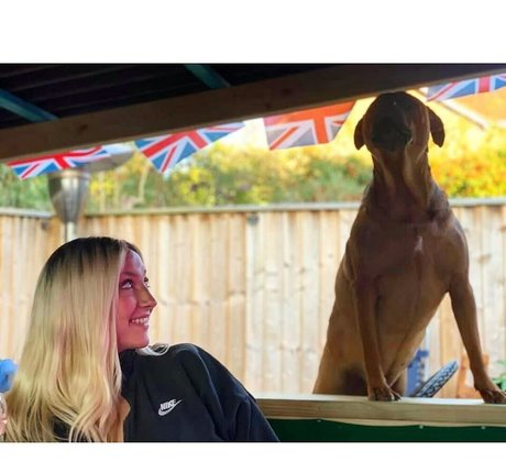 Shona Colson actriz desnuda galerías