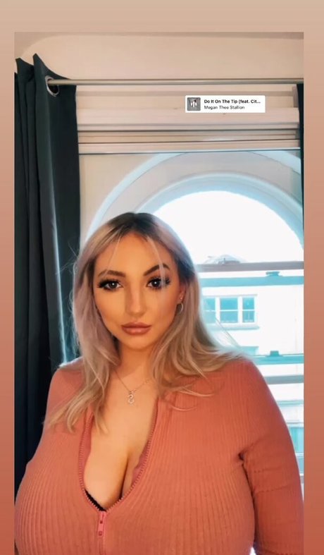 Shona Colson estrella porno erótica foto