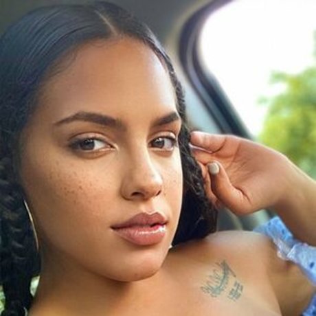 Brasi Quinzel estrella adulta galerías