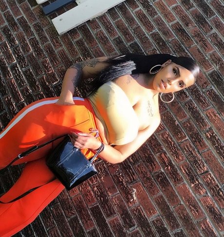 Brasi Quinzel modelo atractivo imagen