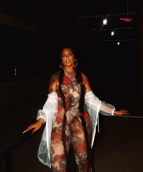 Brasi Quinzel estrella porno sexy galería