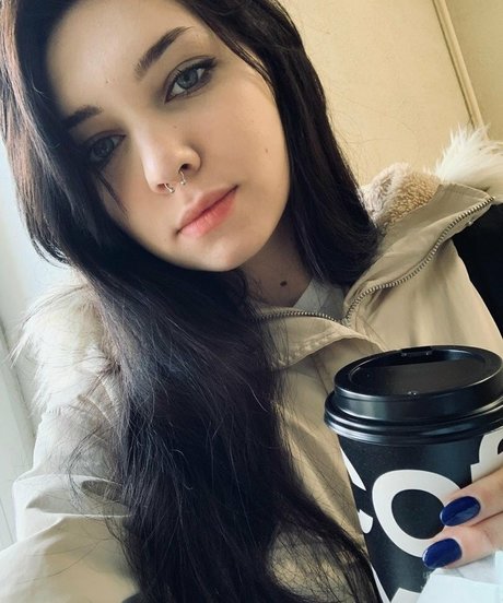 Roxy Loov estrella del arte galerías