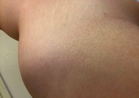 littlemerlot modelo desnuda galería