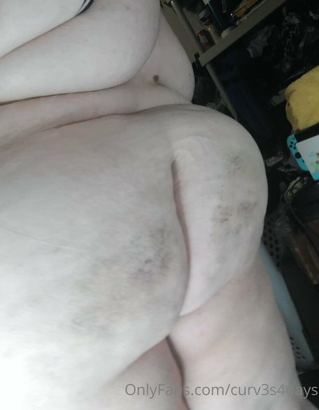 curv3s4days estrella sexy foto