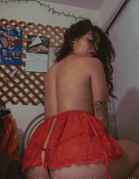 thisominouslife estrella caliente galerías