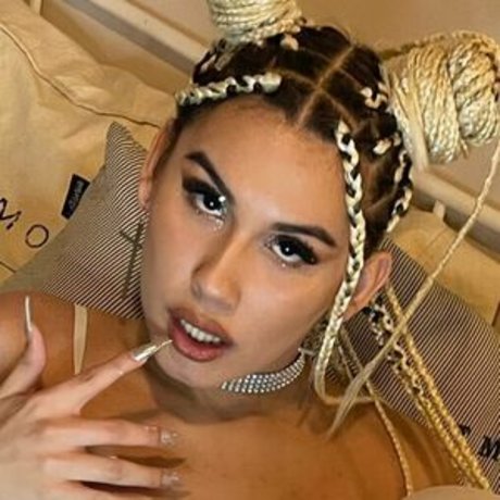 Giuli Turns estrella perfecta imágenes